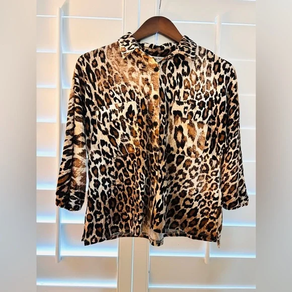 🧡 Kate Park Leopard Button-Up Top – Size Small - Picture 2 of 11